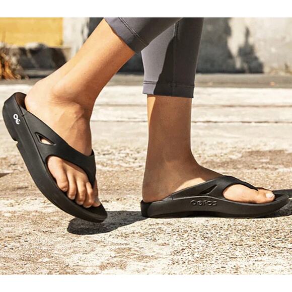 NWT/NIB OOFOS Ooriginal Unisex Sandals Size Womens 8/Mens 6 - Picture 1 of 6